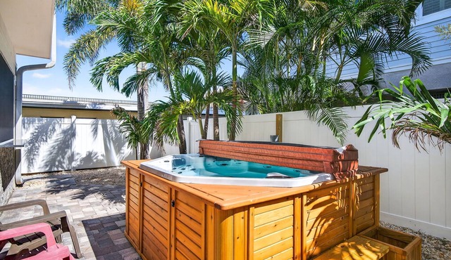 Oceanside Beach Cottage | Steps to the sand