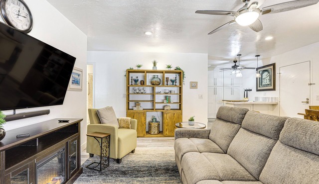 Oceanside Condo w/Pool & Hot Tub Access!