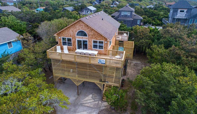 Oceanside Home with Hot Tub, Game Room, Cargo Lift, and Wet Bar