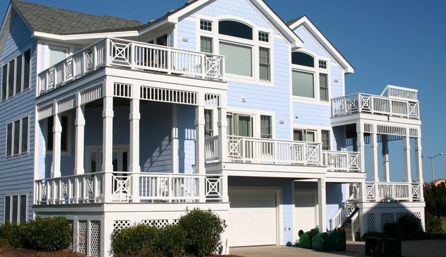 Oceanside, Hot Tub, Close to Shopping, BU14, Green Grass and High Tides