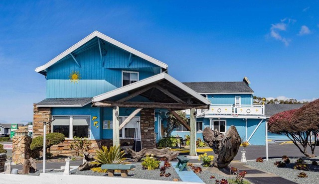 Oceanside Inn & Suites, a Days Inn by Wyndham