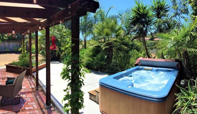 Oceanside Jungalow, 5 Minutes from the Beach!