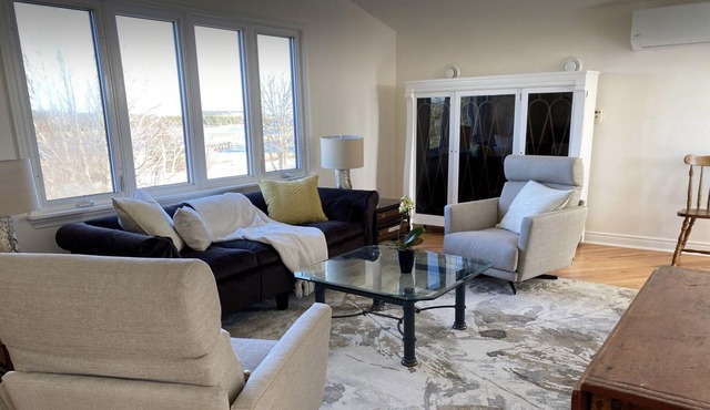 Oceanside Lawrencetown Beach House 2 minutes from beaches