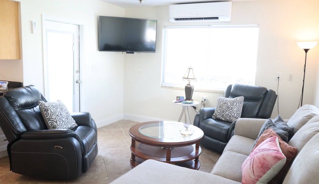 Oceanside, Pet Friendly, Smart Home with-SUP, kayak with and 60 ft Dock