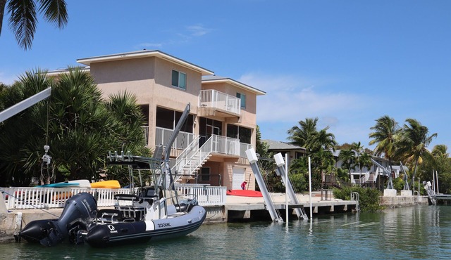 Oceanside, pet friendly, 5/3 smart home with paddle equip.-SUPs, kayaks & canoe