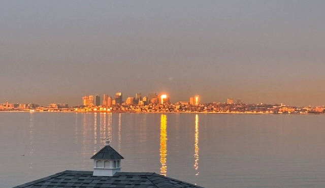 Oceanside quiet getaway close to Boston