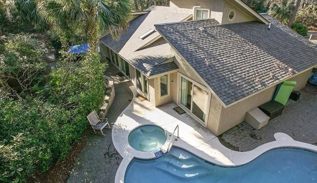 Oceanside Sea Pines Home! .3min walk to the Beach! Private Pool/Heated Spa!