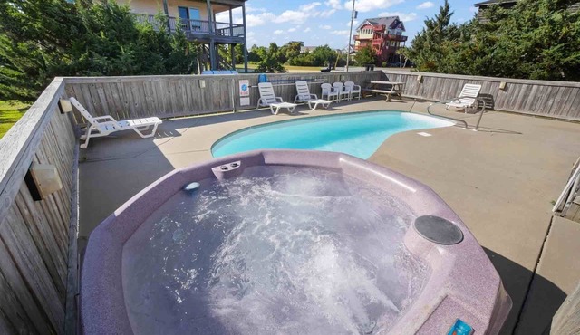Oceanside Semi-Oceanfront Home in Waves w/Pool, Hot Tub, Cargo Lift