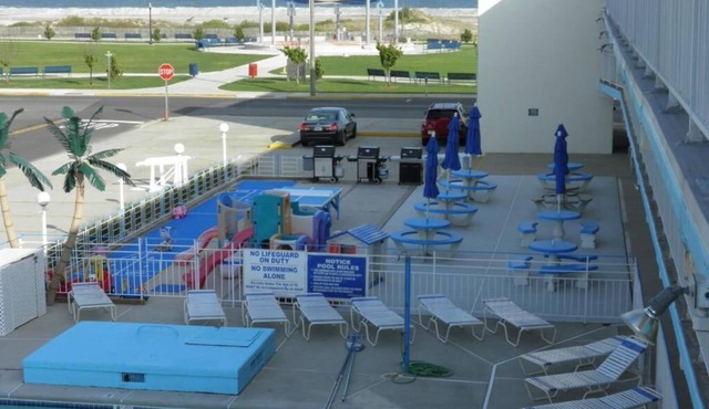 Oceanview 1-bedroom condo efficiency in Wildwood Crest