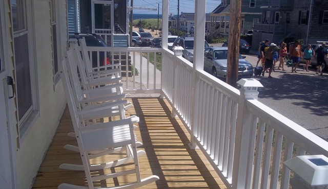 Oceanview 3 bedrooms apt ! 5th house from the beach