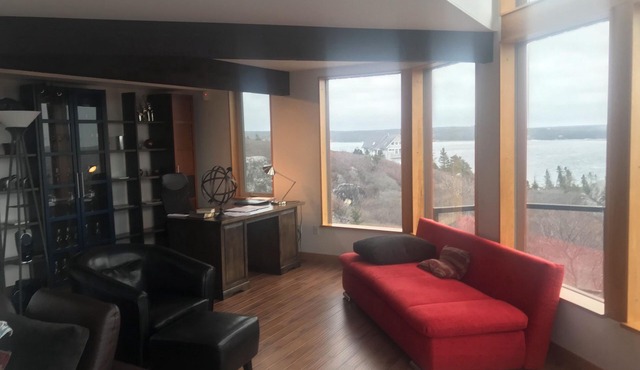 Oceanview 5 bdrm, 3 bath with Stunning Views near Peggy's Cove, East Dover