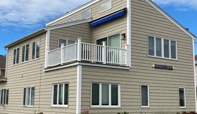 Oceanview, 5-bedroom, 2.5-ba, Overlooking South Beach, Dogs Welcome in GLP