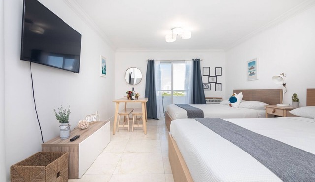 OceanView Balcony apt in North Bay Village Parking