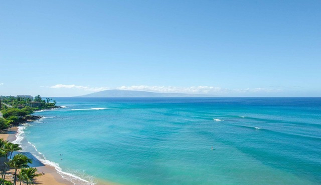 Oceanview/beachfront 3 bedroom/2 bath 1750sq ft+3 lanais