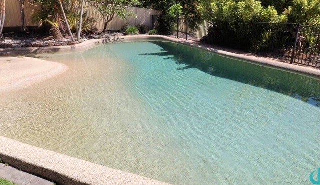 Oceanview Beachhouse- Panoramic views and pool