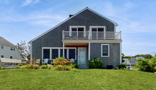 Oceanview Buzzards Bay getaway w/wraparound deck - steps to the Beach