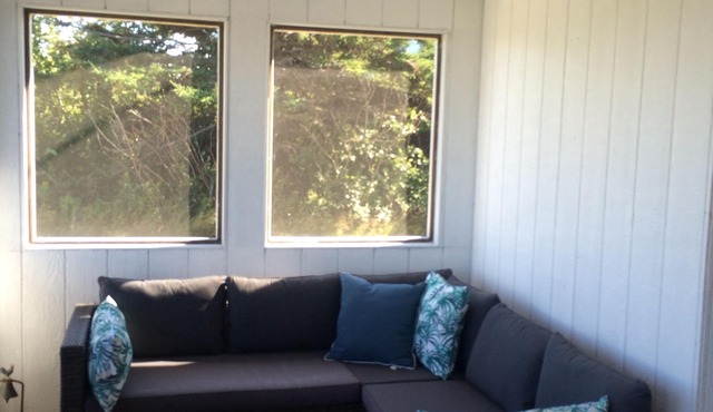 Oceanview Cottage -Beach - Peaceful, Amazing Views