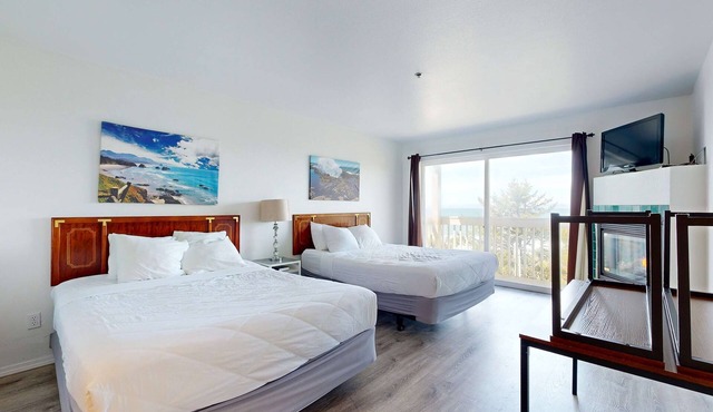 Oceanview Dog Friendly Studio with Awesome Views and Easy Beach Access