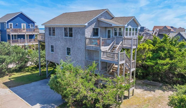Oceanview Dog Friendly Home with Grills, Screened Porch, and Nearby Beach Access