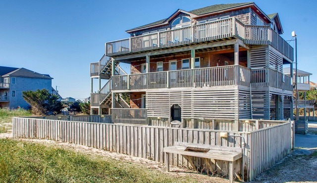 Oceanview Dog Friendly Home w/Private Pool, Hot Tub, and Beach Access Nearby