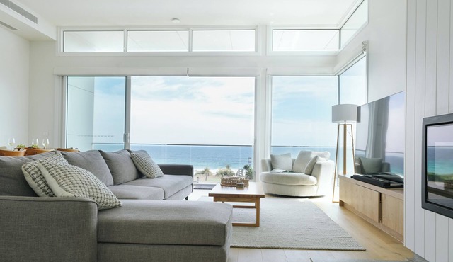 Oceanview Escape - Luxury New Beachfront Haven w/Hot Tub!