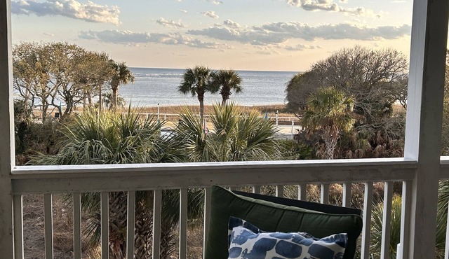 Oceanview home @ Cabana Club with 6 seat golf cart and club cards