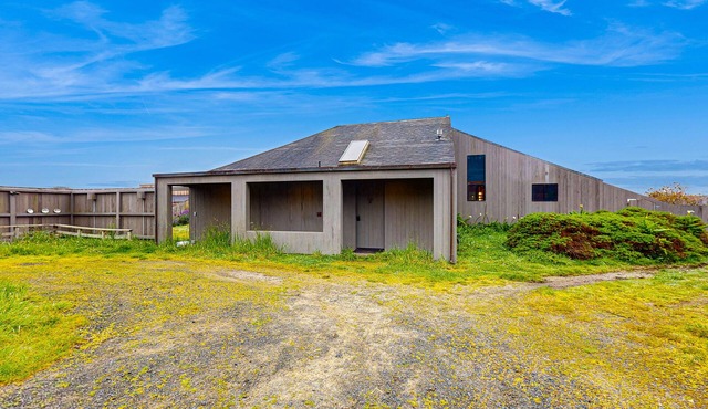 Oceanview Home Near Beach with Private Hot Tub & Shared Pool
