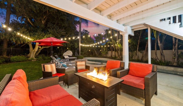 Oceanview Luxe Retreat with Rooftop Patio