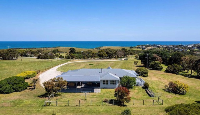 Oceanview On the Hill