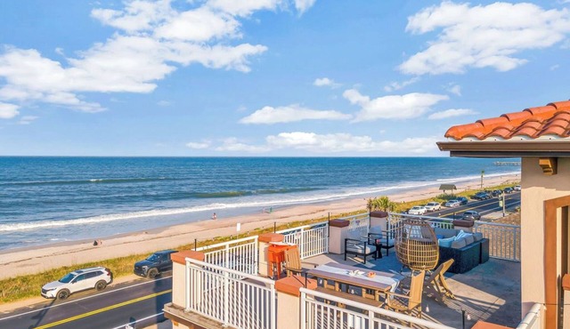 Oceanview Rooftop Patio Overlooking Flagler Beach W Firepit, Game Room, Bikes