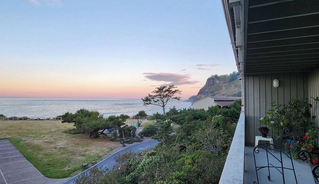 Oceanview Studio at the Inn at Otter Crest