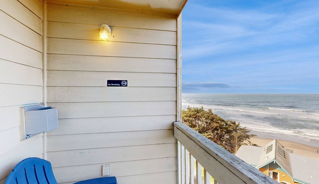 Oceanview Studio on the Main Level - Nearby Beach Access, Dogs Welcome