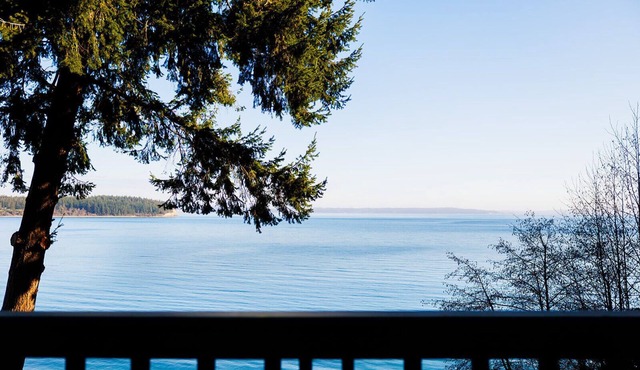 Oceanview Retreat Spacious Cabin For Reunions and Large Groups