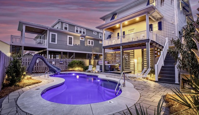 OCEANVIEW - WALK TO TOWN TO AVOID THE TRAFFIC, HOT TUB & HEATED POOL