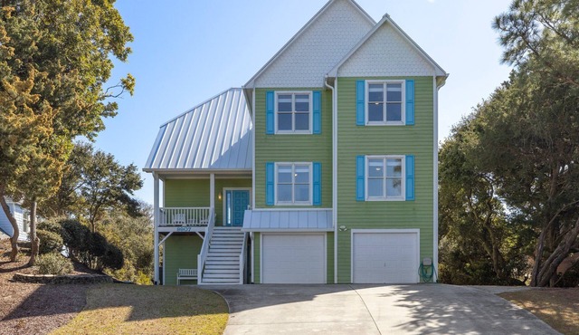 Oceanview with elevator, private pool, golf cart, in Spinnakers Reach community
