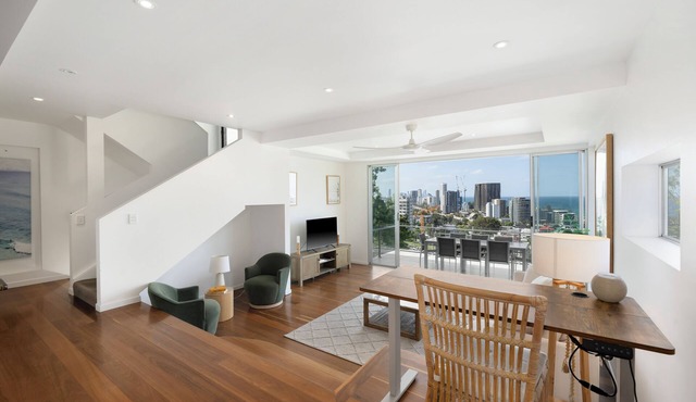 Oceanviews Villa - Pet-friendly, 3-Storey Home with Panoramic Ocean Views!