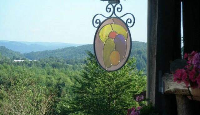 ocher room, Tuscany of Auvergne