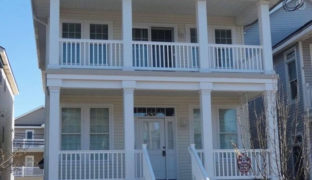 OCNJ Beach House in the “Goldcoast” on Asbury Ave - 2.5 blocks from the beach