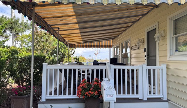 OCNJ premier beachfront location, 3 bedroom 2 bath, sleeps 8!