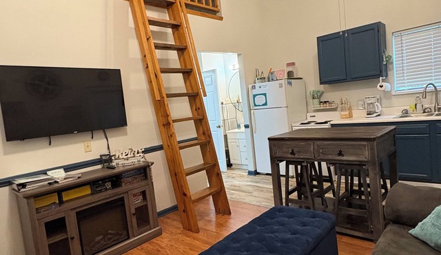 Ocoee Campin' - Loft cabin- sleeps 5