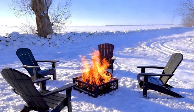 Oconto Waterfront Cabin/Ice Fishing/Dogs Welcome