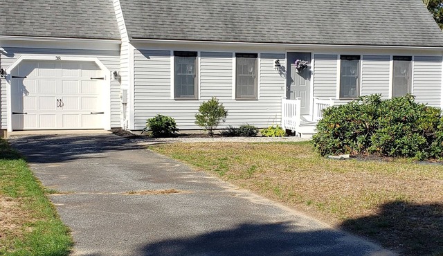 OCT AVAIL: CLEAN 3B 2B,3MI toBEACH,AC,culdesac,LG DECK,TENNIS/PICKLE Courts