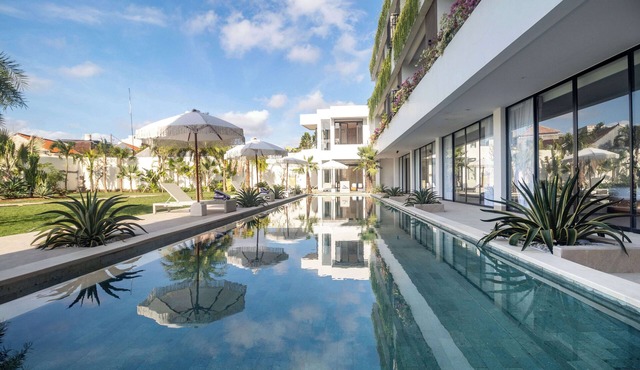 Octa Canggu Villa and Condotel
