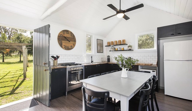 Odd Frog Lodges Cottage - a farm stay escape