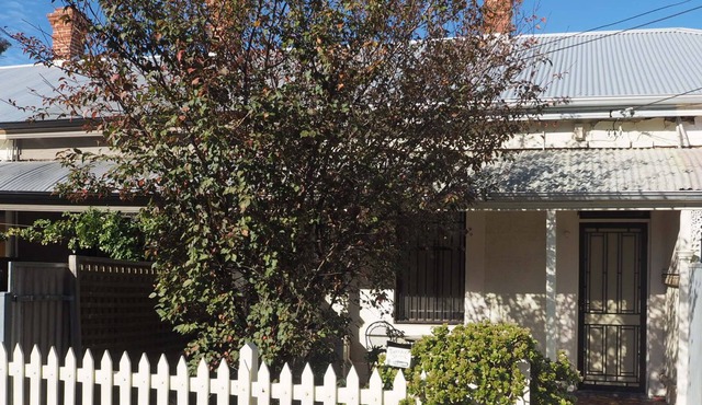 Odeon Cottage - Harriett's Cottage Accommodation