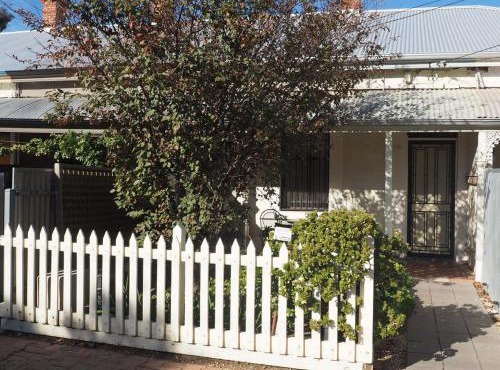 Odeon Cottage - Part of Harrietts