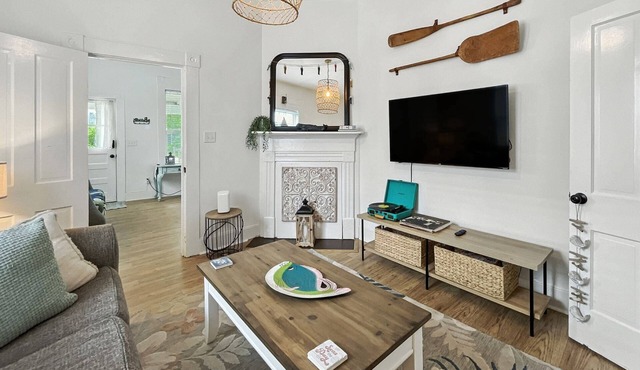 Odie's Oasis | Historic Downtown Home | Pet Friendly | Fenced Yard | Near Shops | New Patio