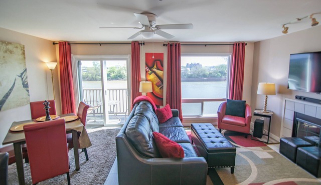 ❤️of DWTN on the RIVER♥️Walk 2 BROADWAY & ALL/🎶🎸/2KING BDS/2BA/Free PRKG/POOL