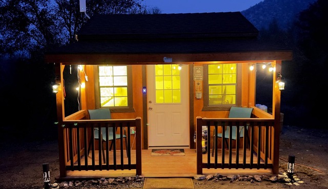 Off-grid 1-bed Cabin in Yokuts Valley