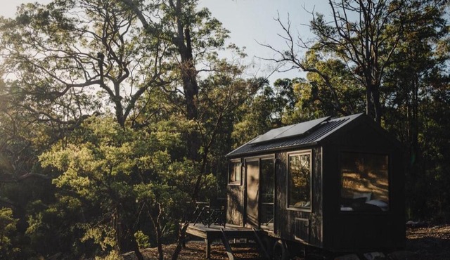 Off-Grid Cabin Nestled into Bush with Creek Access - Kaia